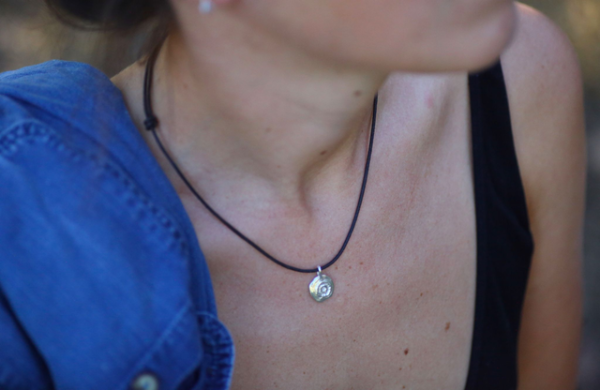 Collier Íchnos